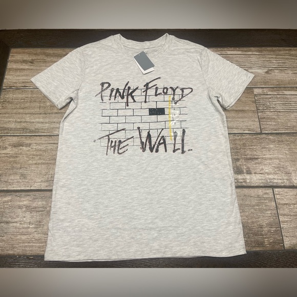 NWT Pink Floyd Short Sleeve Women’s Size S - Picture 2 of 3